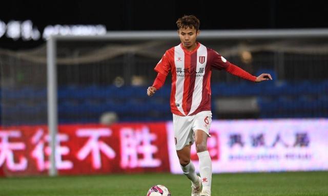 开云app体育在线下载-蓉城悍将来沪就染红 鲁莽送礼申花仍“吴”计可施